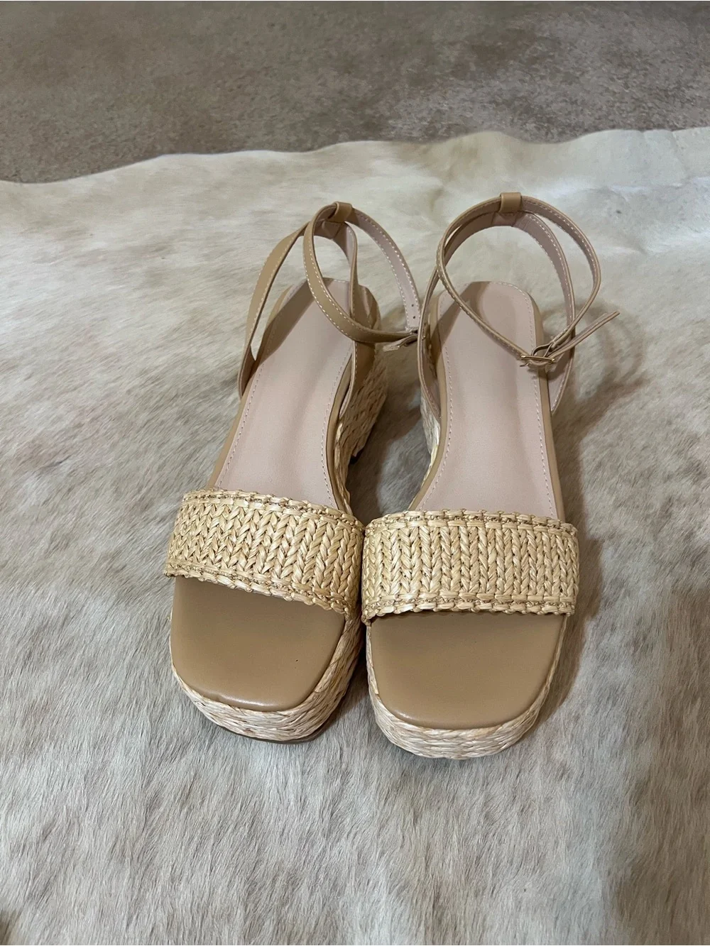 Womens Tan Woven Platform Sandals(worn once)